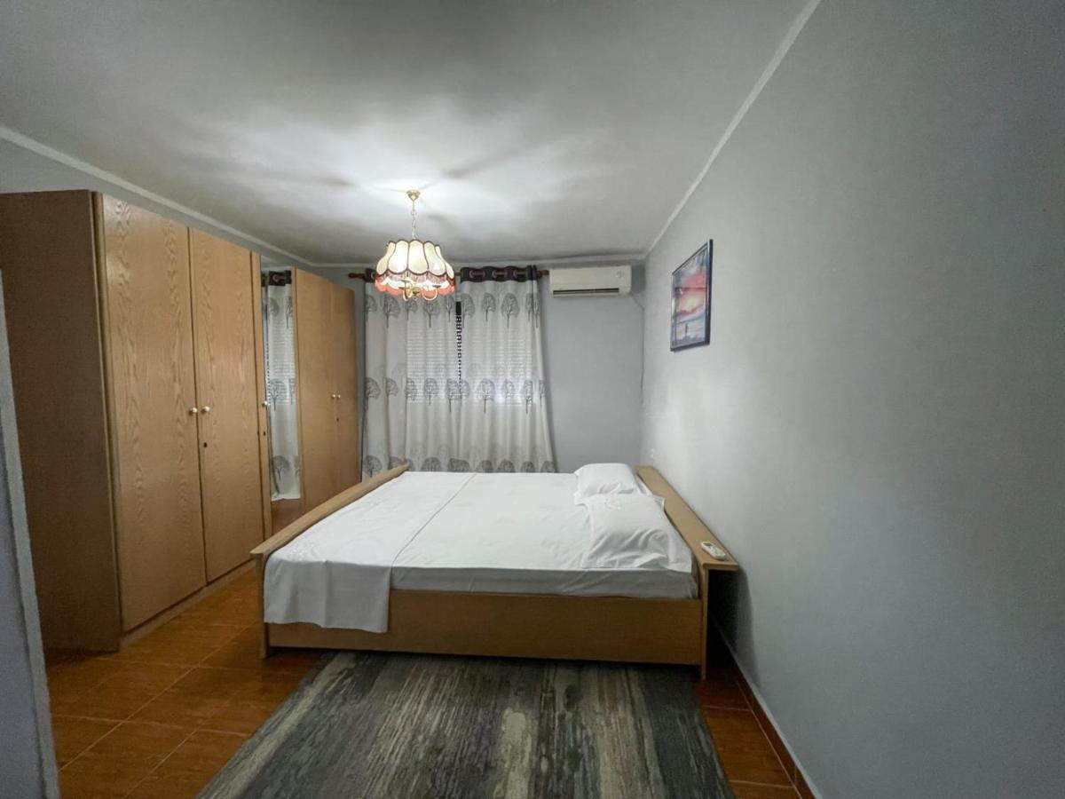 Dage Apartment Tirana Buitenkant foto